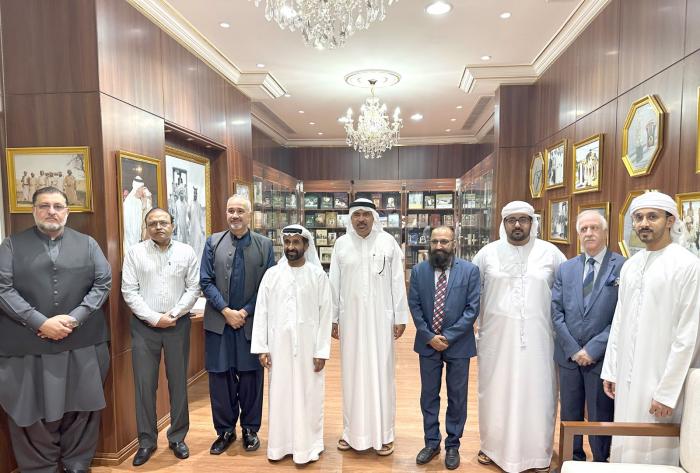 سفير باكستان لدى الدولة يزور مركز سالم بن حم الثقافي