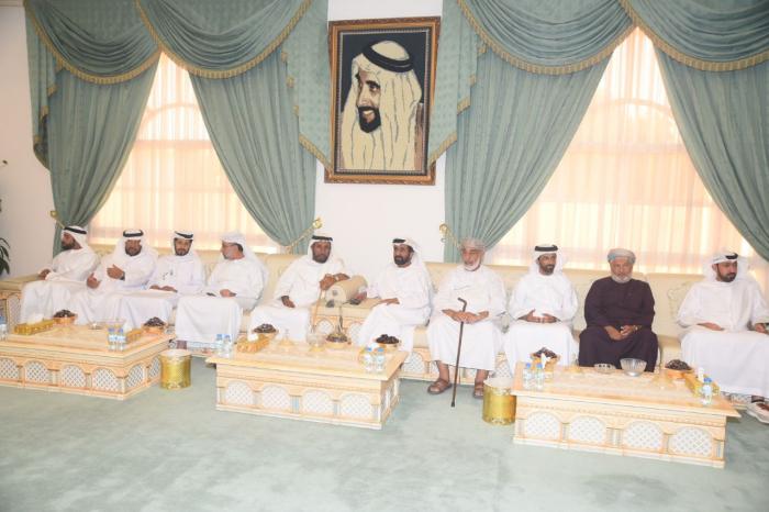 مجلس بن حم يشيد بـ«إجلاء الرعايا» ويؤكد: محمد بن زايد رائد المبادرات الإنسانية