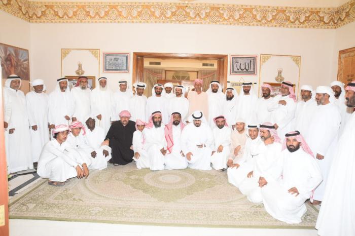 مسلم بن حم يكرم الرحالة من أبناء العوامر المشاركين في قافلة ركايب القاطعة لصحراء الربع الخالي